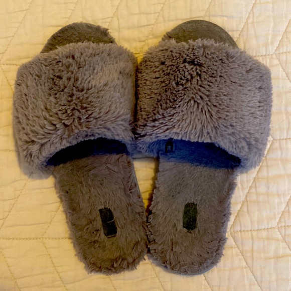 SKIMS Shoes - SKIMS slippers in grey size 38